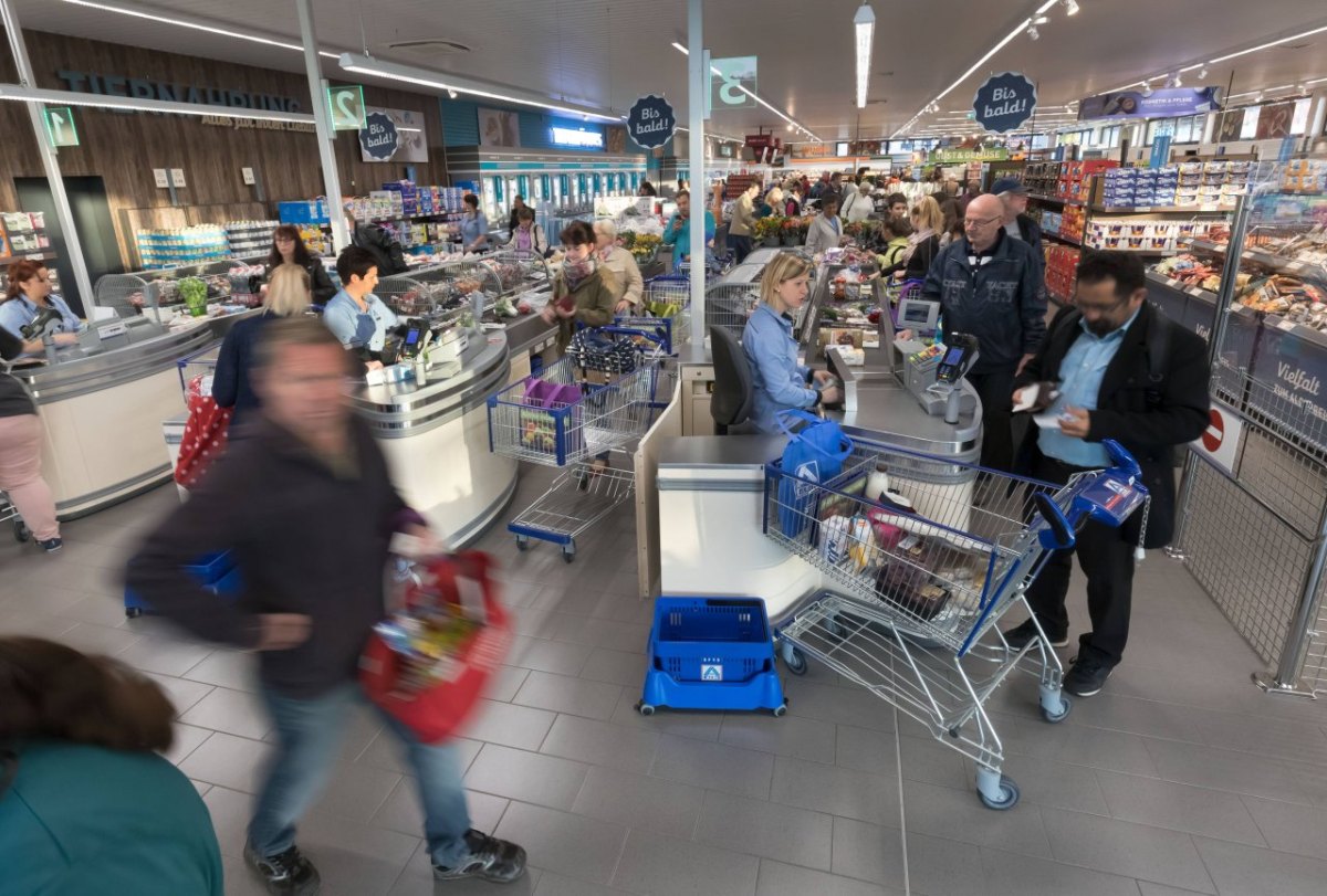 Aldi Lübeck Kassiererin.jpg