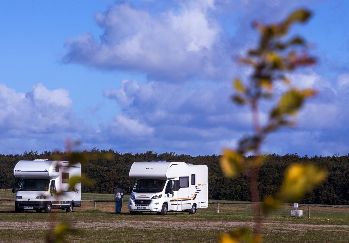 Camping Ostsee Urlaub Campingplätze Wildcampen Fehmarn Scharbeutz Meer Parkplätze Übernachtung Wildcampen Landesnaturschutzgesetz