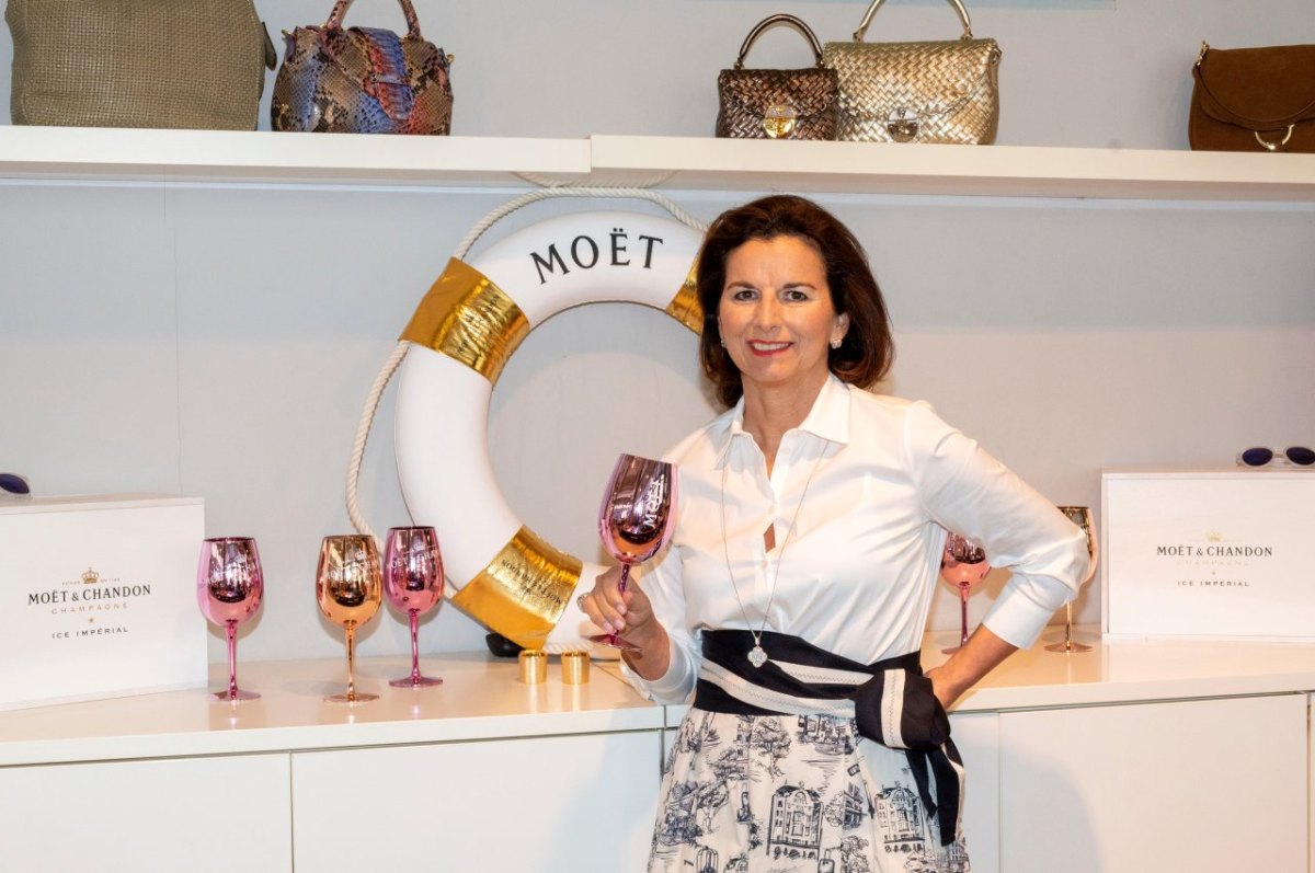 Claudia Obert House of Love Champagner Hamburg