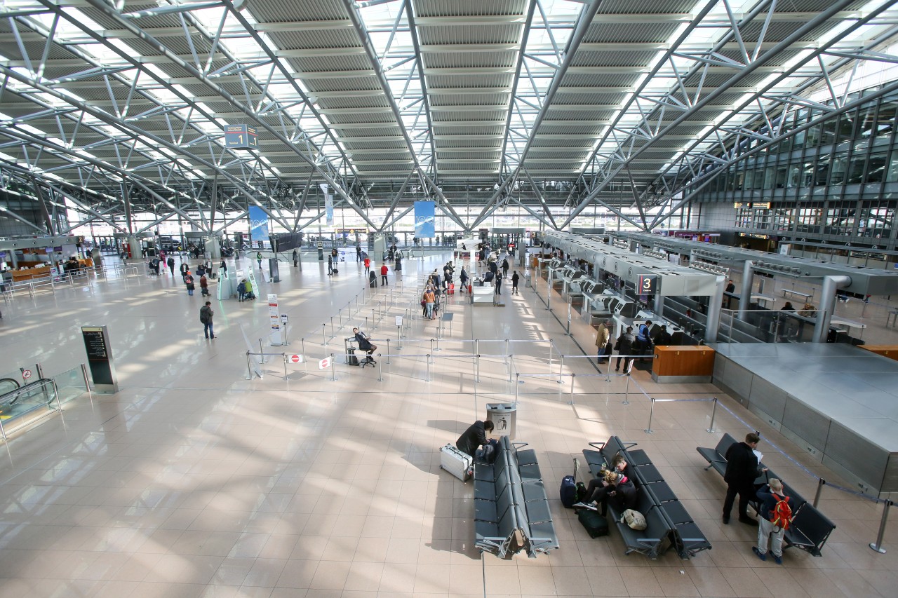 Wie ausgestorben: Das Coronavirus sorgt für wenig Betrieb am Airport