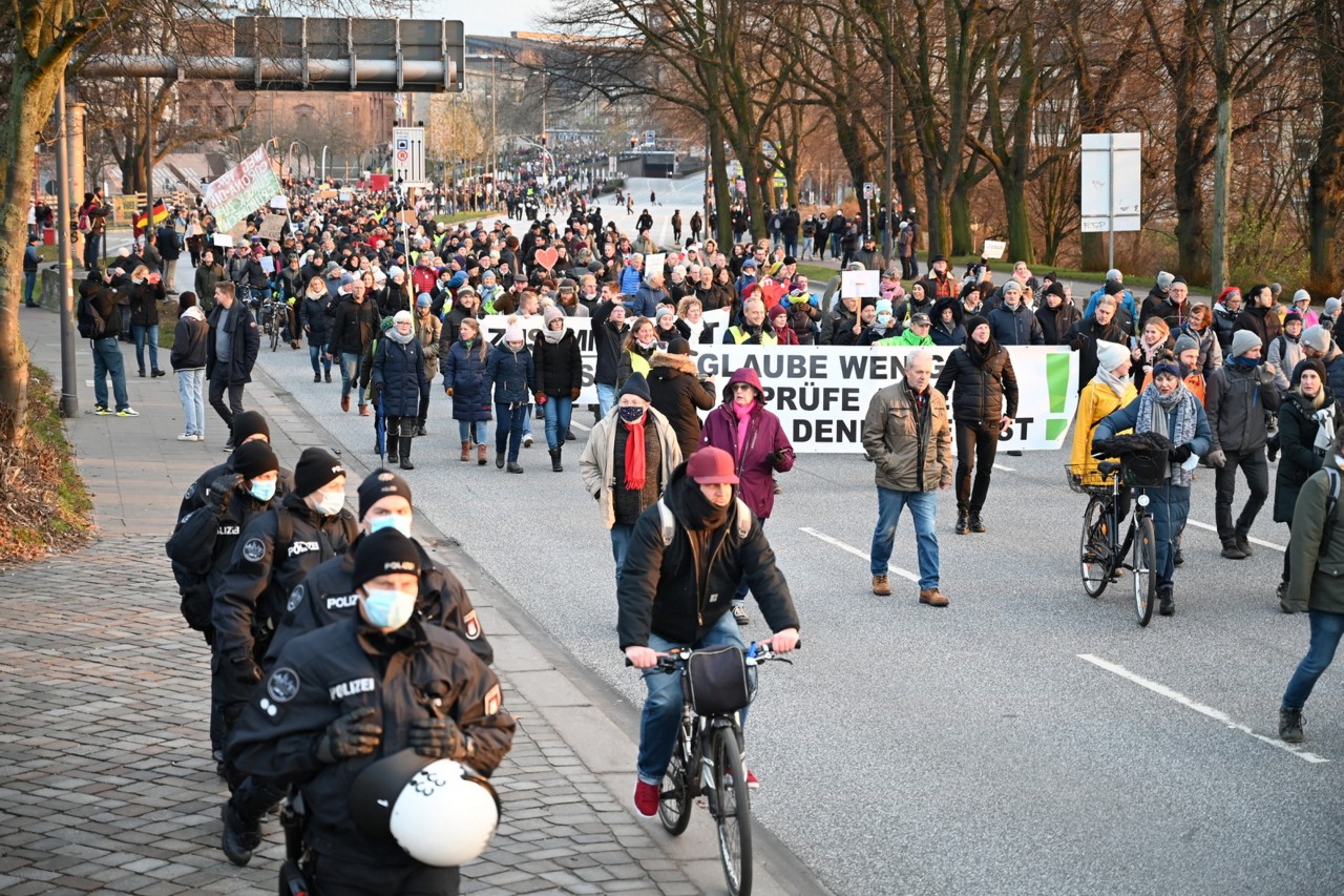 Bereits am letzten Wochenende begleitete die Polizei eine Demonstration – jetzt ist die Lage angespannter.