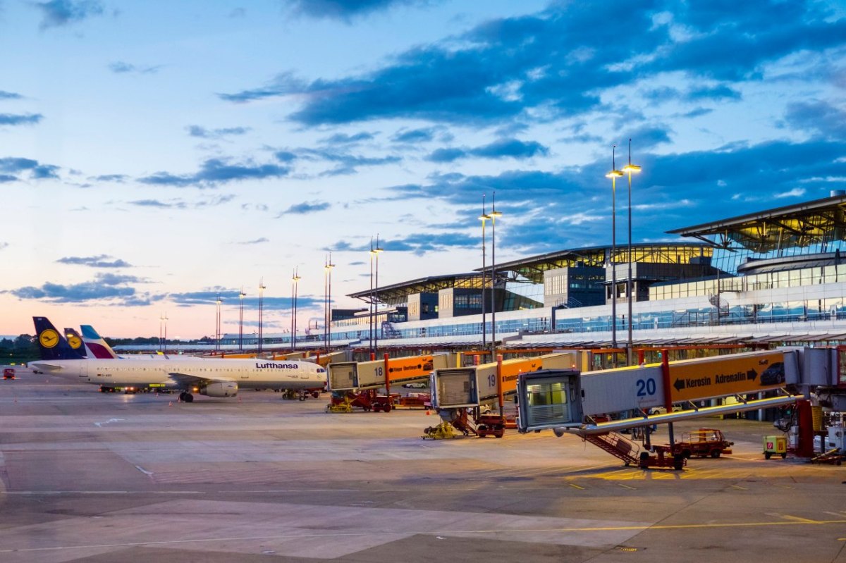 Flughafen Hamburg Airport.jpg