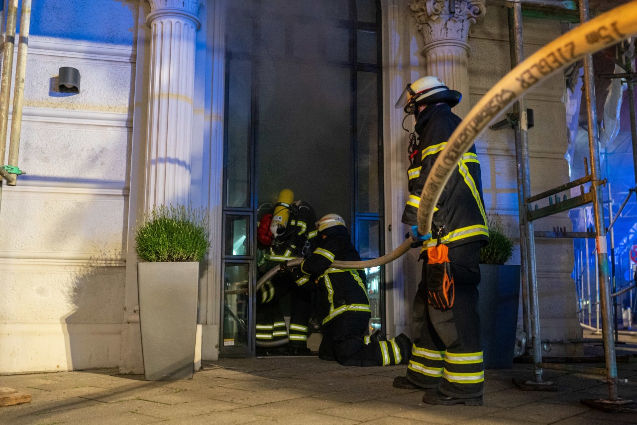 Die Feuerwehr war mit 30 Einsatzkräften vor Ort