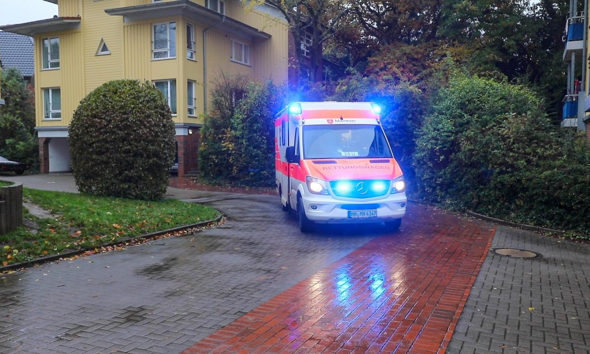 Hamburg Feuerwehreinsatz Kind Balkon.jpg