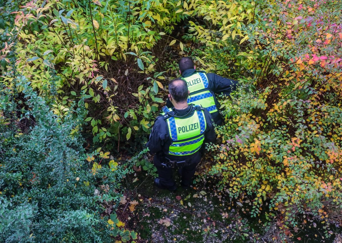 Hamburg Harburger Berge Stranbbrandbombe Polizei Feuerwehr Kampfmittelräumdienst
