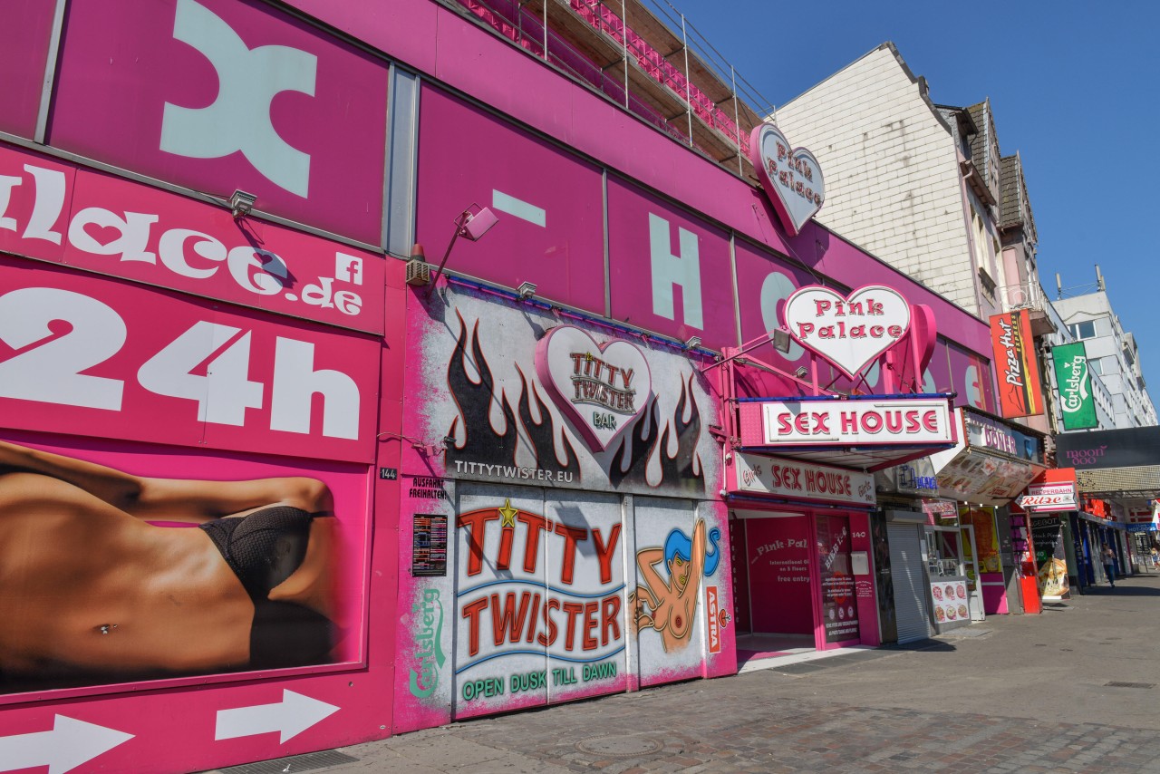 Der „Pink Palace“ auf der Reeperbahn in Hamburg: Arbeitsplatz der Prostituierten Laura.