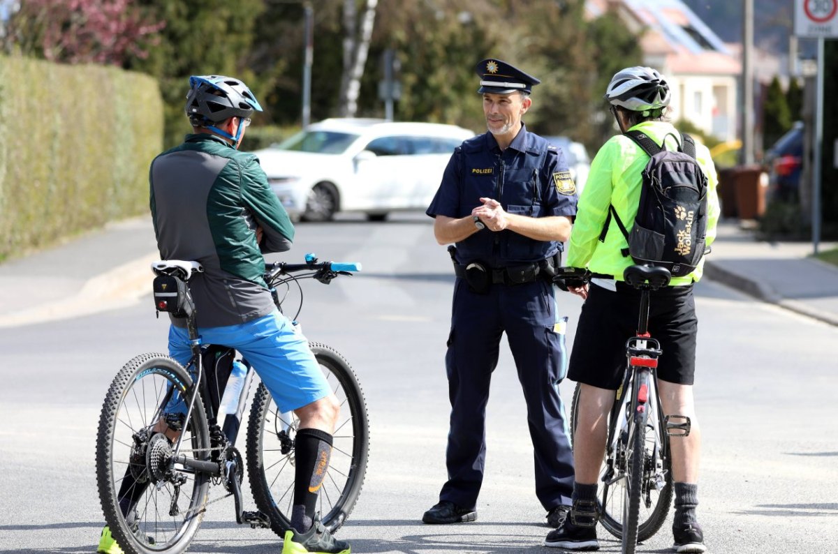 Hamburg Polizei Fahrrad Kontrolle.jpg