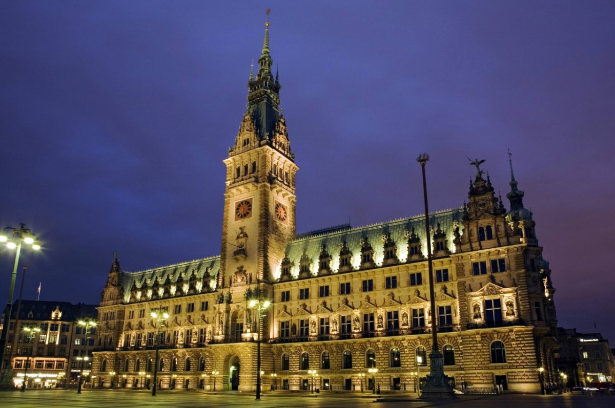 Hamburg Rathaus.jpg