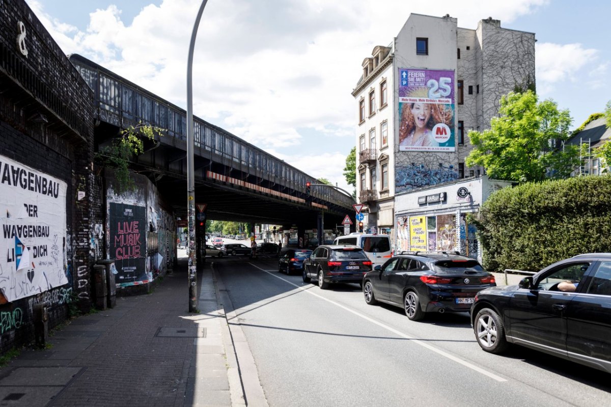 Hamburg Sternbrücke deutsche Bahn Altona Stresemannstraße Max-Brauer-Allee Clubs Bürgerschaft