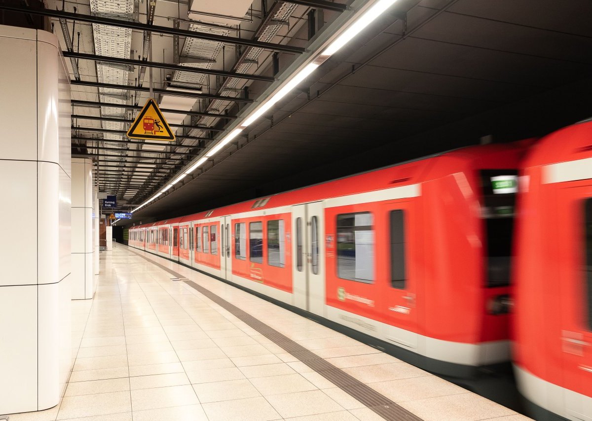 Hamburg Zug Regionalbahn Metronom Cuxhaven Strecke Bahnhof S-Bahn