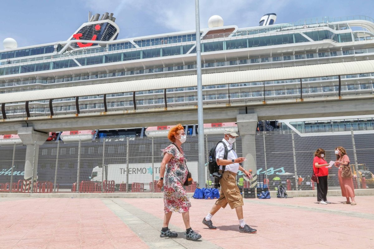 Mein Schiff 2 Malaga Protest.jpg