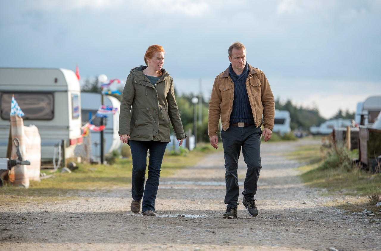 Lona Vogt (Henny Reents) und Hauke Jacobs (Hinnerk Schönemann) bei der Tätersuche in „Nord bei Nordwest“.