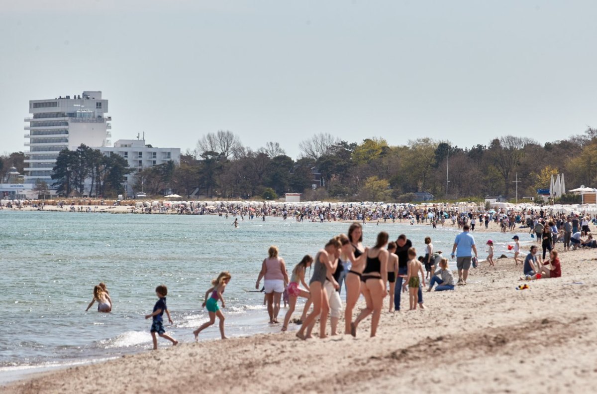 Ostsee Lübecker Bucht Öffnung Touristen Urlaub Scharbeutz Timmendorfer Strand Meer Hotels