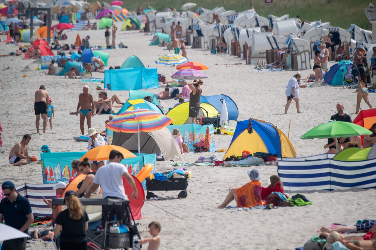 Volle Strände gab es an der Ostsee am Samstag.