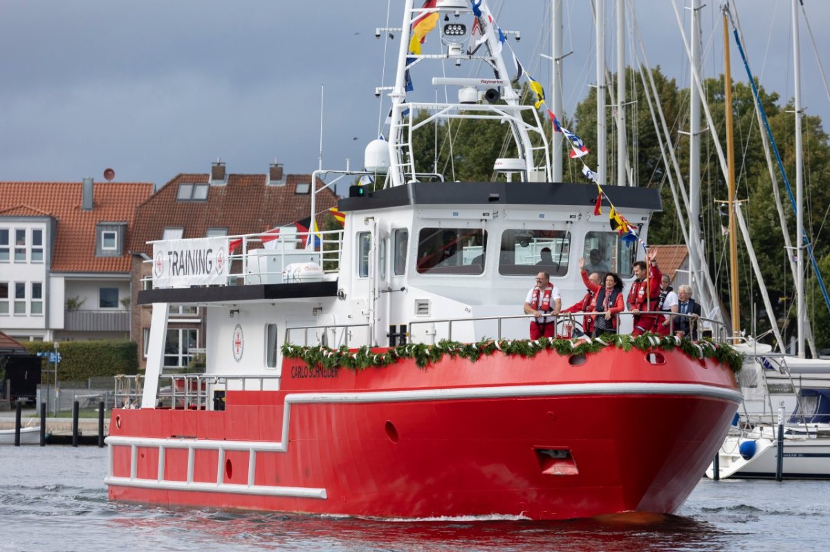 Ostsee Wussow Taufe Seenotretter-Trainingsschiff.jpg