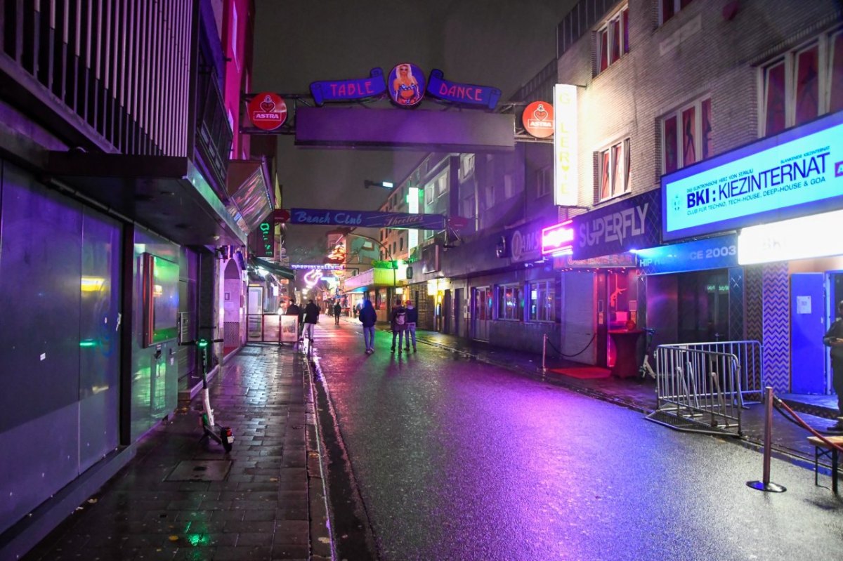 Reeperbahn Große Freiheit Hans-Albers Platz Clubs Bars Party Corona Lockdown.jpg