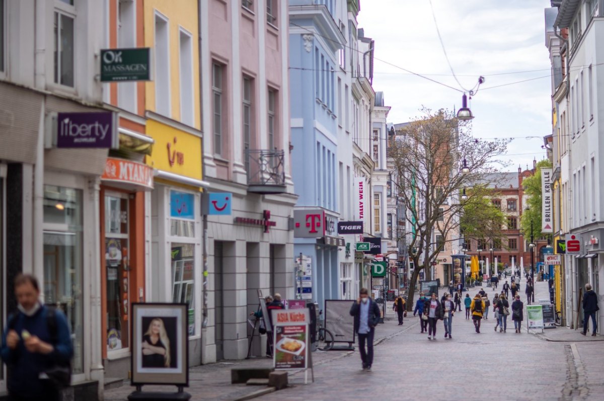 Rostock Kröpeliner Straße TK Maxx Hose Polizei Mann halbnackt Verkäuferin