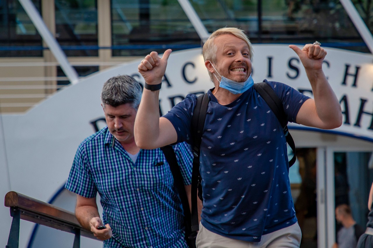 „Rote Rosen“-Stargast Ross Antony (rechts) mit Mann Paul Reeves (links). 