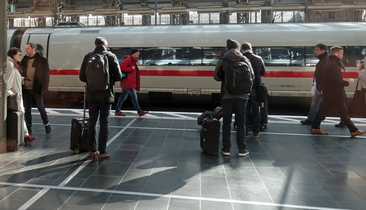 Schleswig-Holstein Zug Bahnhof Führerschein Flensburg Polizei