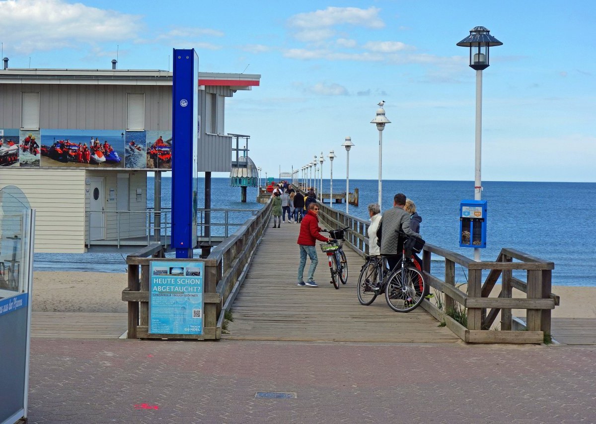 Seebrücke Zinnowitz auf Usedom.jpg