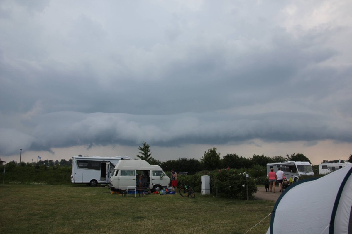 Wetter in Schleswig-Holstein Hitzewelle Hamburg Elbe Halligen Flensburg Sturmböen