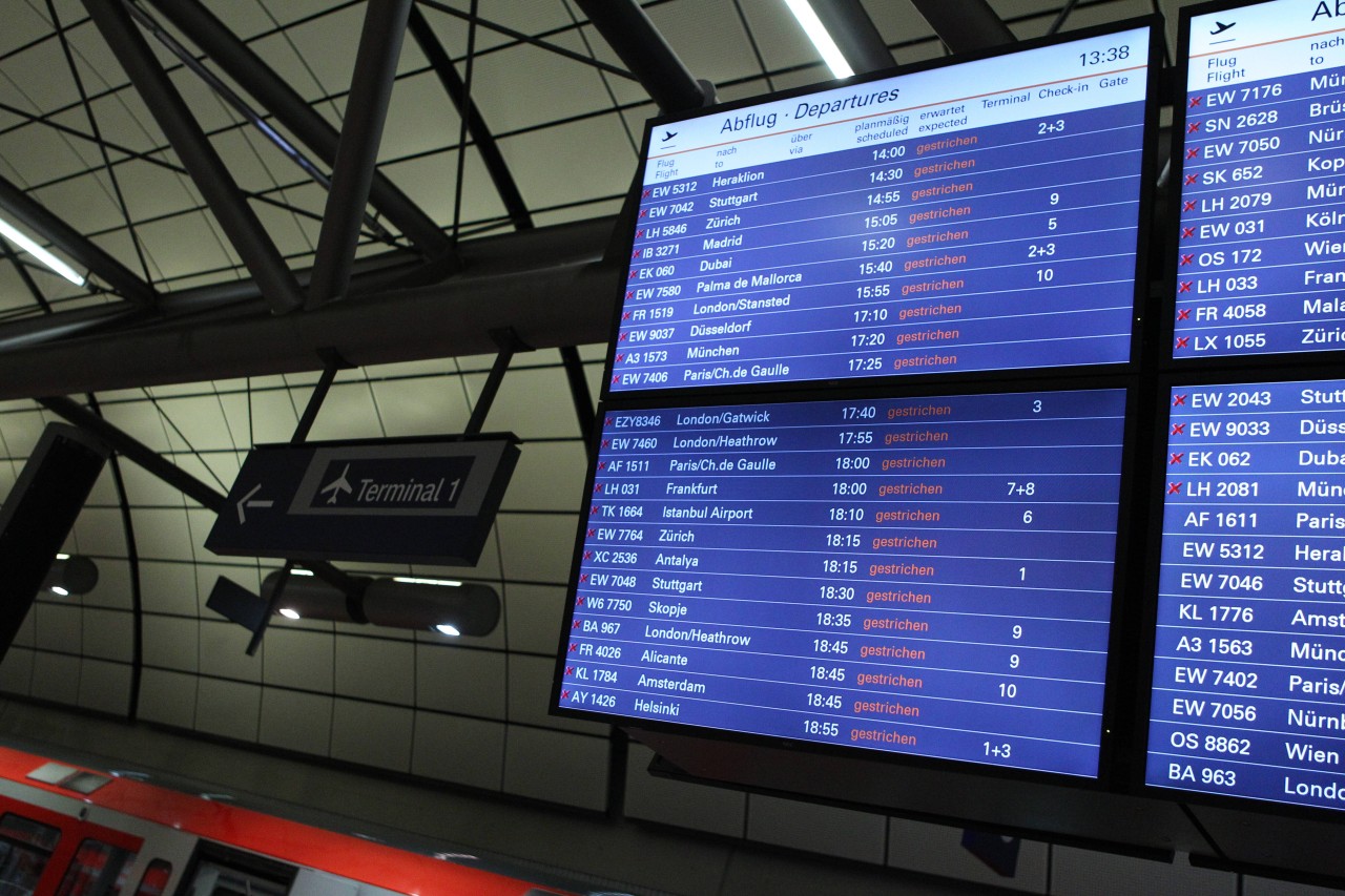 So sah die Abflugtafel am Hamburg Flughafen beim letzten Streik aus. 