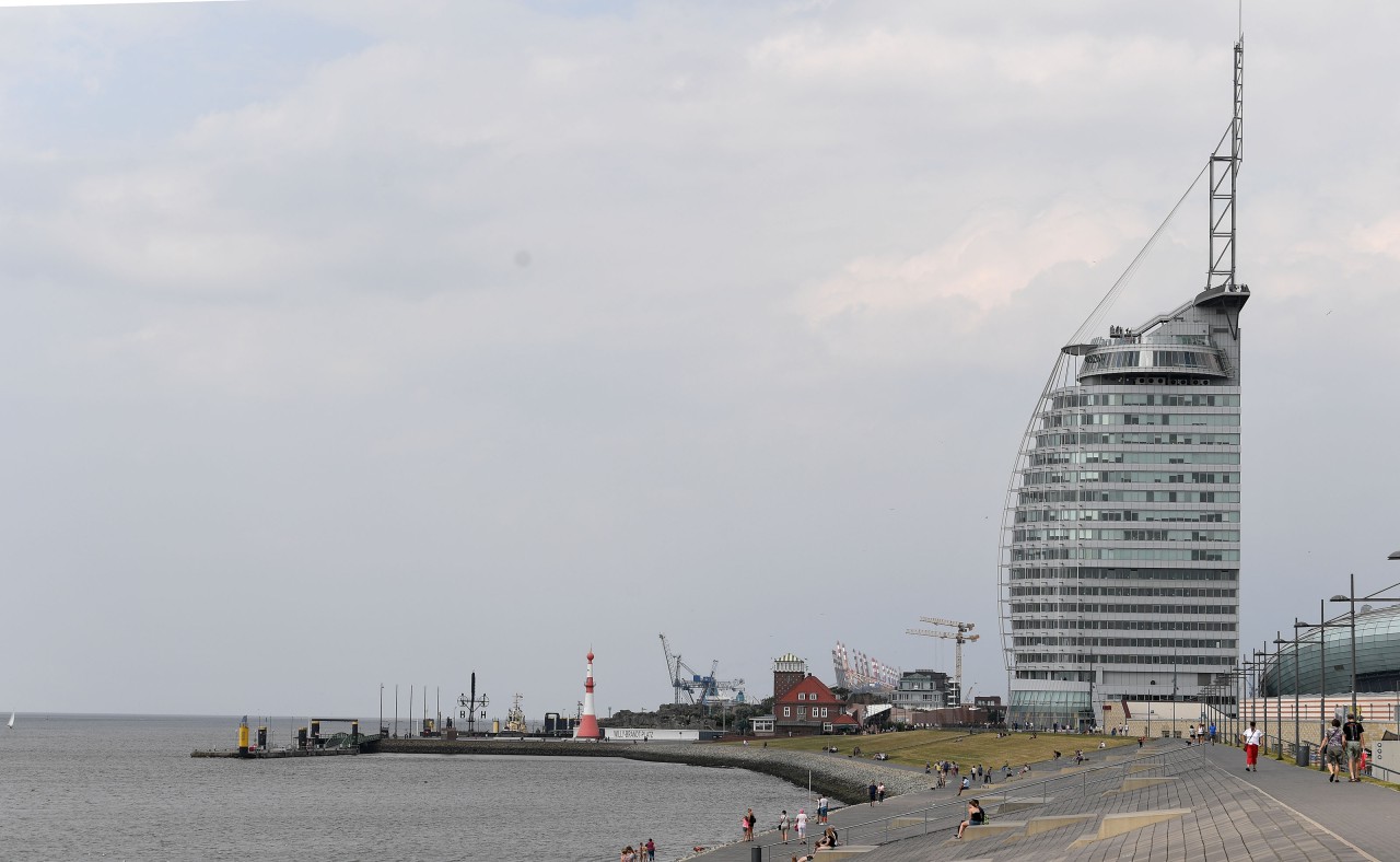 Mitten in Bremerhaven wurde am Dienstag ein Koffer mit den zerstückelten Leichenteilen einer Frau angespült (Symbolbild). 