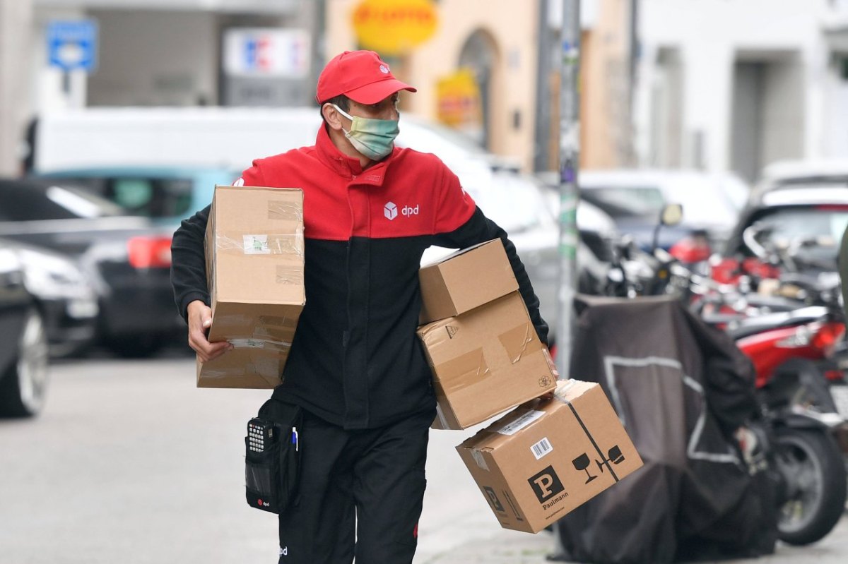 Coronavirus in Hamburg DHL Deutsche Post Amazon Pakete