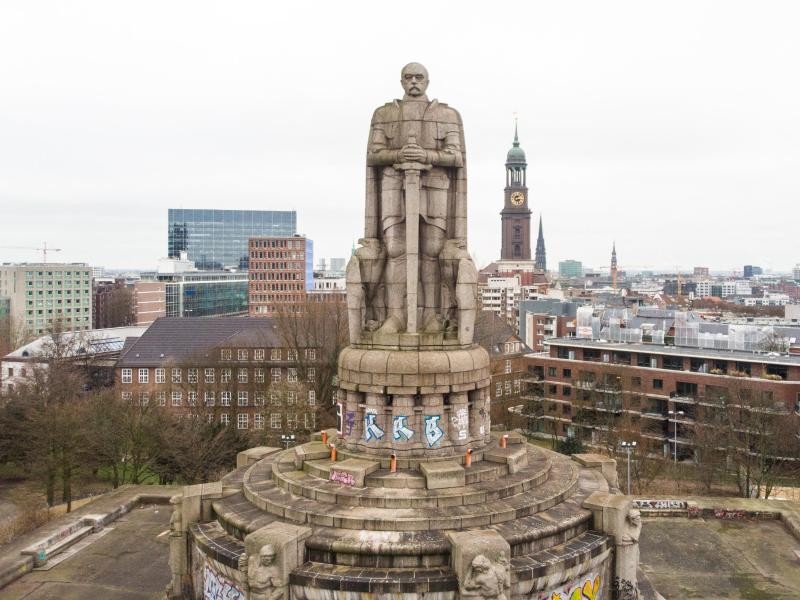 Der Mann wurde am Bismarck-Denkmal aufgefunden. 