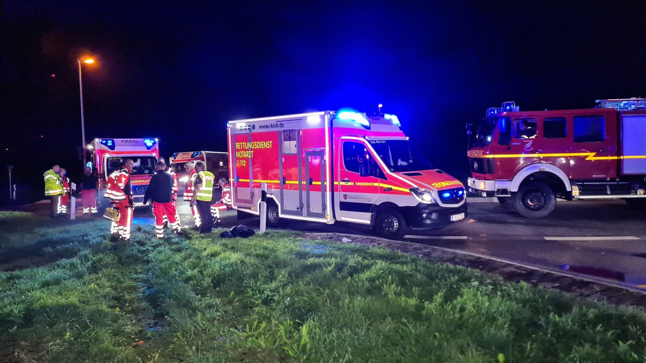 Zahlreiche Einsatzkräfte waren vergangenen Samstag am Unfallort. 