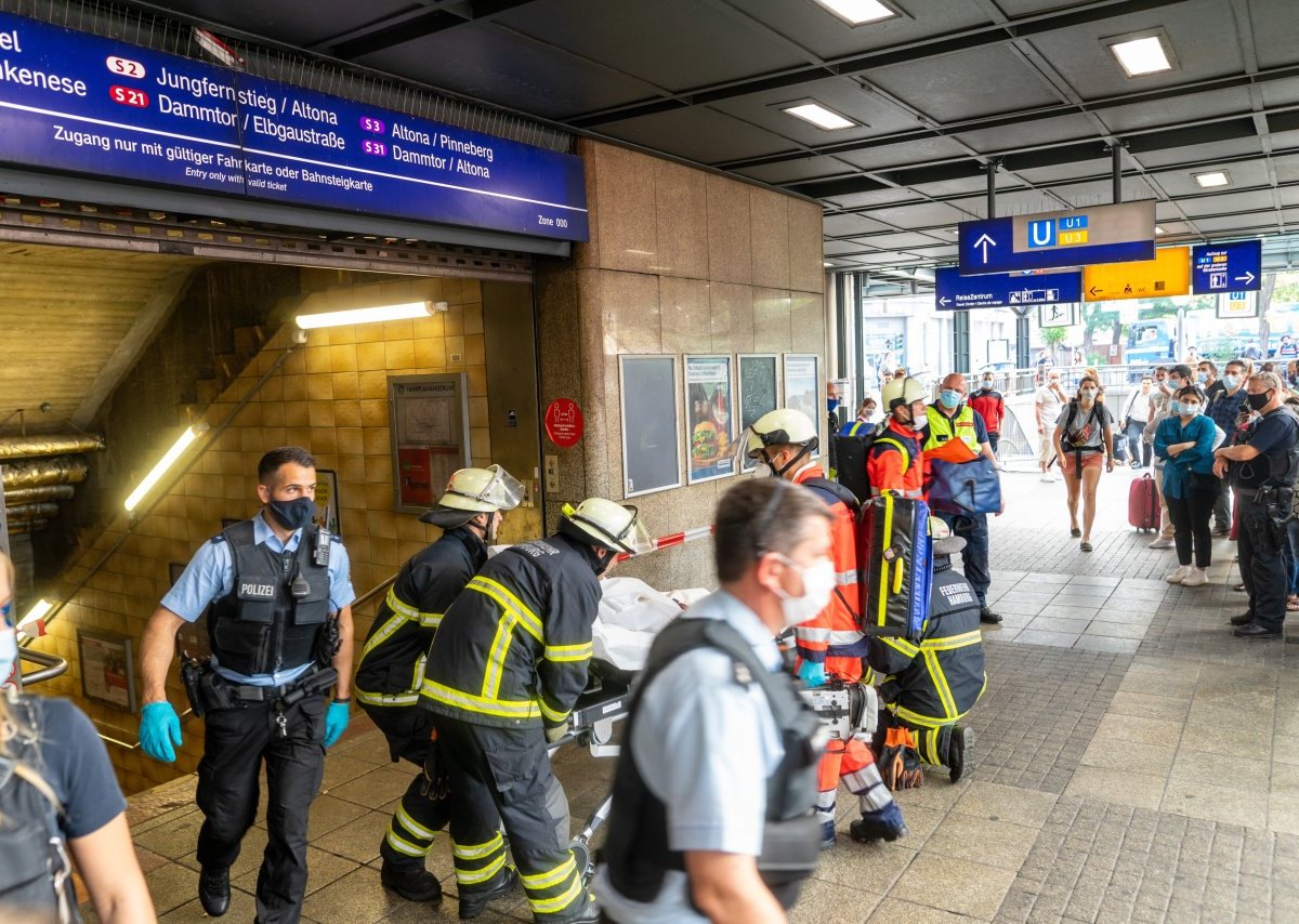 Hamburg Bahnhof.jpeg