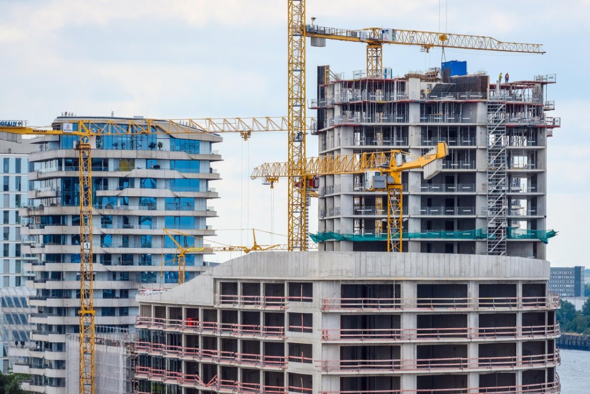 Hamburg Hafencity Eigentumswohnung Wohnung gesucht Roots Hochhaus Holz Baukräne