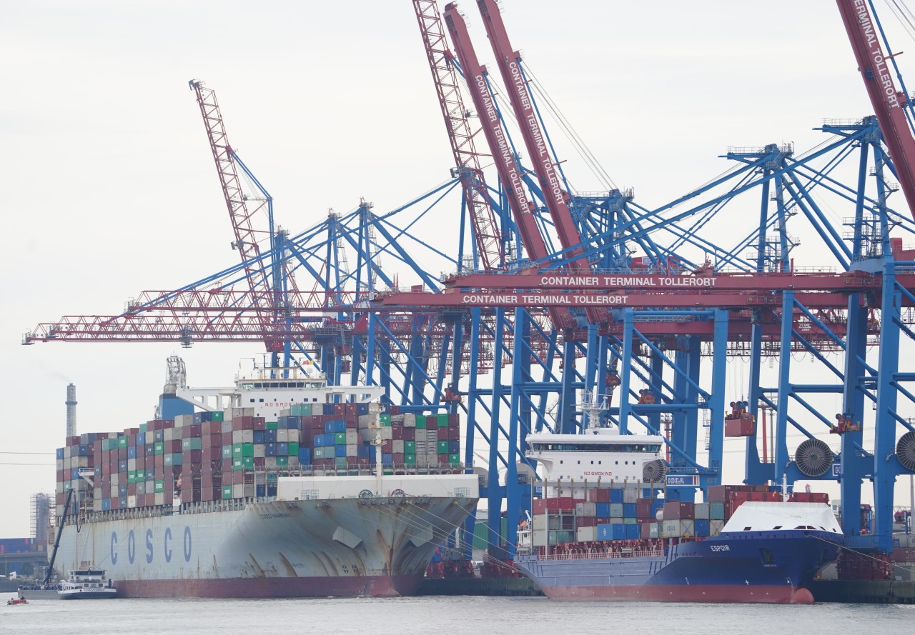 Die Drogen sind über den Hamburger Hafen ins Lande geschmuggelt worden.