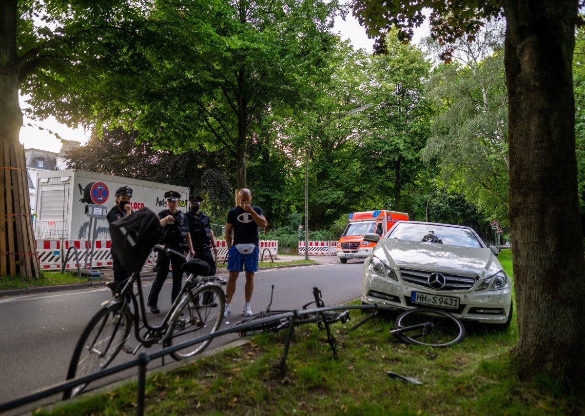 Hamburg Unfall Alster Polizei