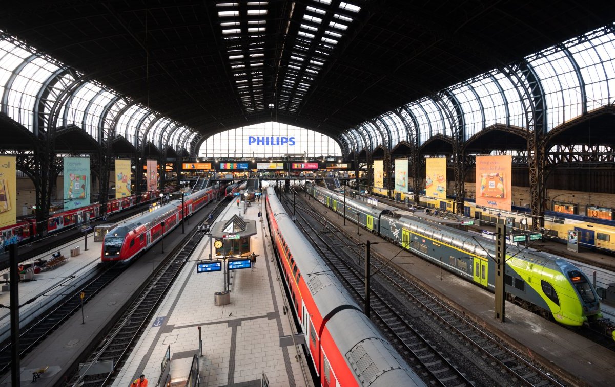 Hauptbahnhof Hamburg.jpg