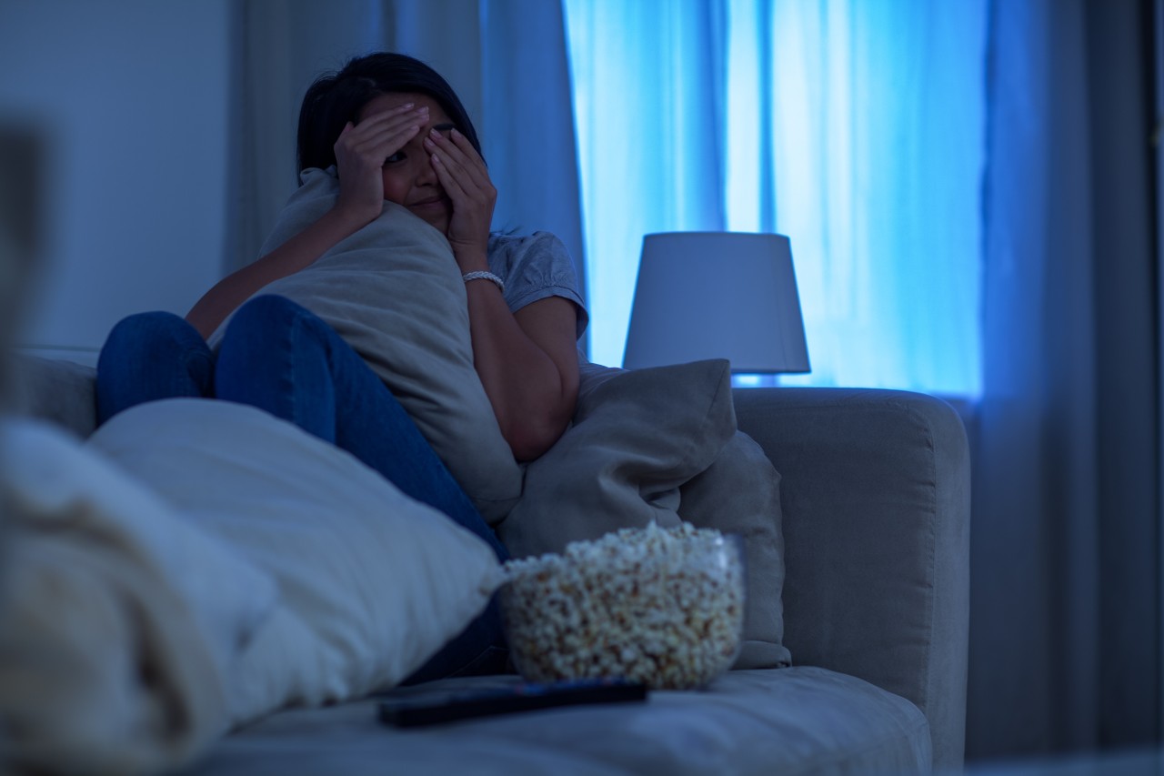 Zu Halloween gucken viele Menschen gerne Gruselfilme. (Symbolbild)