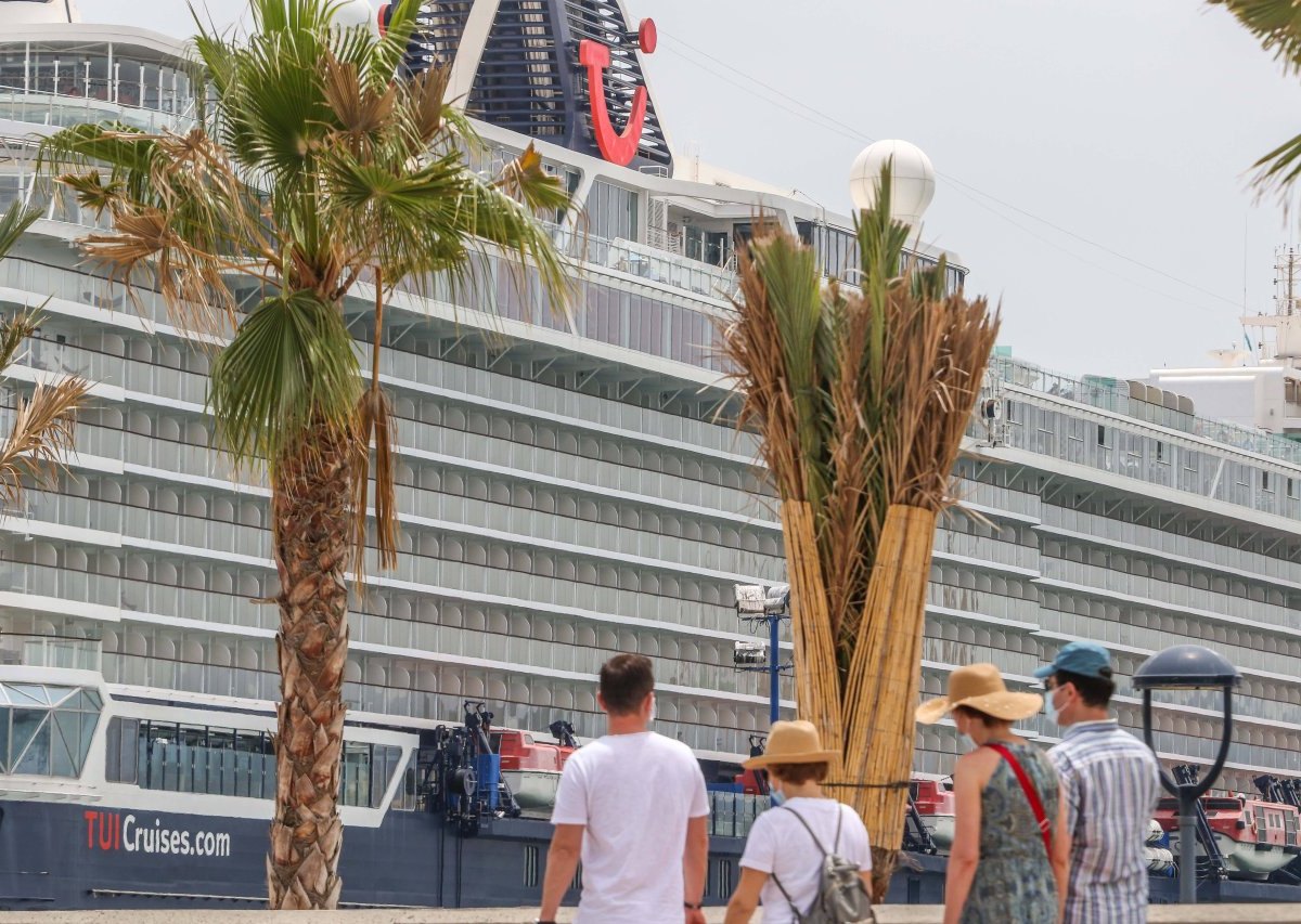 Mein Schiff 2 Blaue Reise.jpg