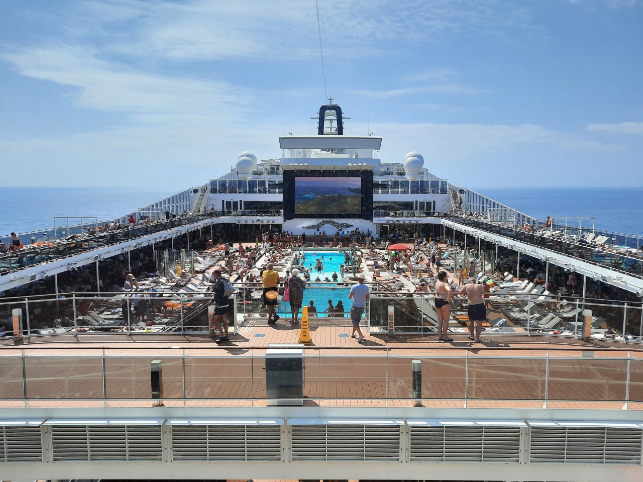 „Mein Schiff“ beherbergt immer wieder zahlreiche Gäste – um diese nicht zu verärgern gibt es ein paar Dinge zu beachten (Symbolbild).