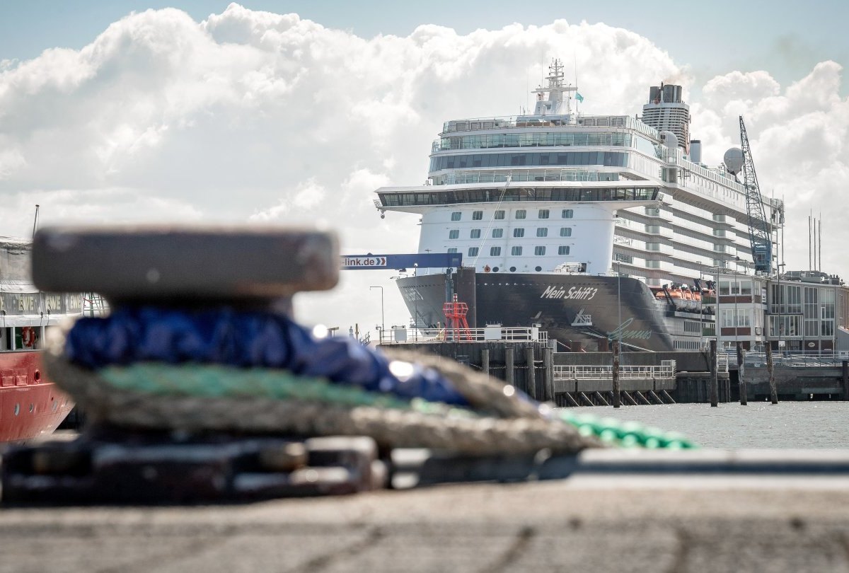 Mein Schiff Krasse Szenen Eskalation Lage Quarantäne Kreuzer Cuxhaven Tui Randale