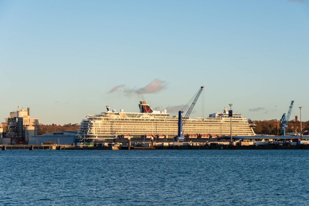 Mein Schiff Kreuzfahrt Silvester Weihnachten Gibraltar