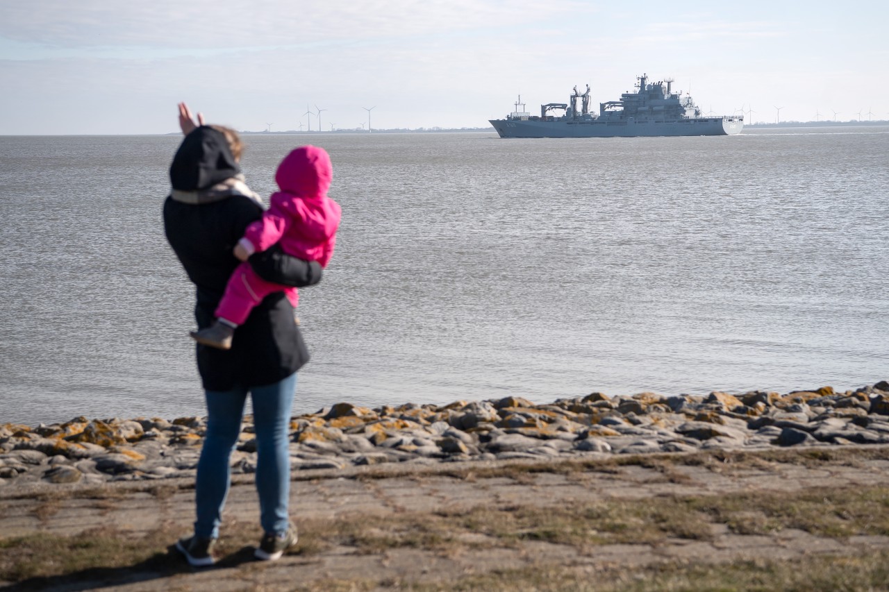 Nordsee: Das Marineschiff „Berlin“ bricht zu einem Einsatz auf.