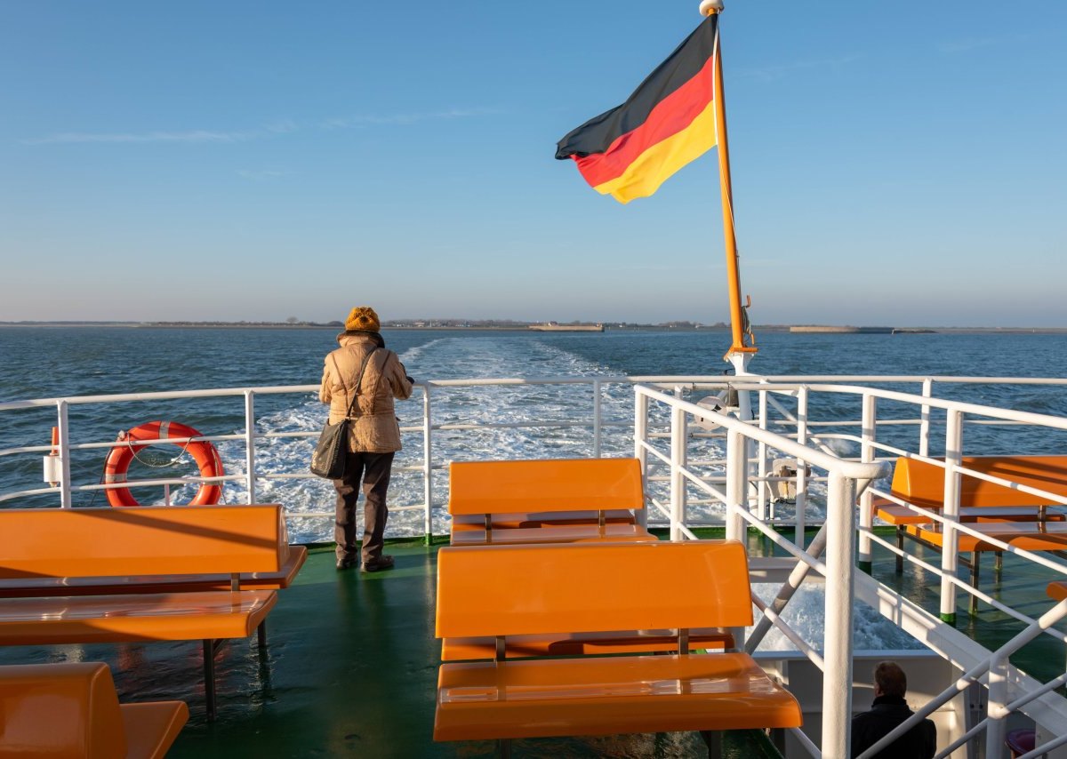 Nordsee Flinthörn Einsatz Seenotretter Langeoog Bensersiel.jpg