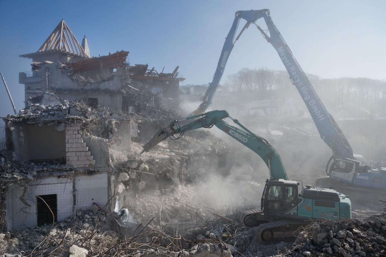 Auf der größten Baustelle der Insel Rügen herrscht ein Baustopp. Die Gründe sind kaum zu glauben (Symbolbild). 