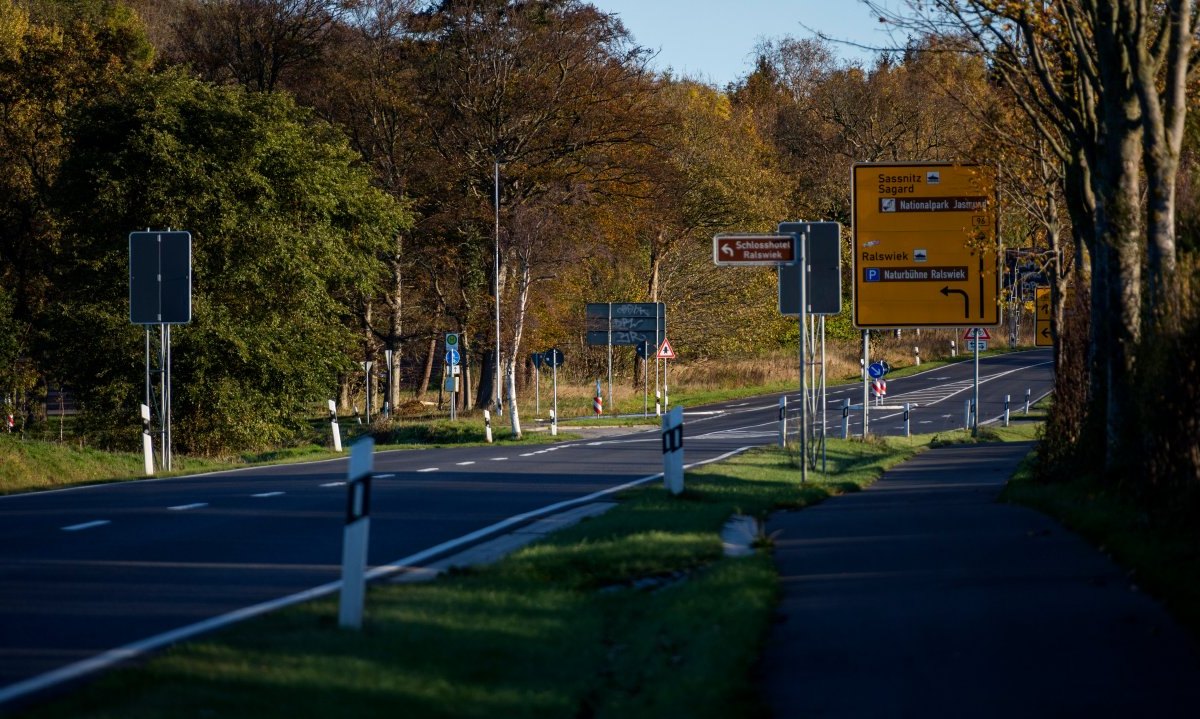 Rügen_Straße .jpg