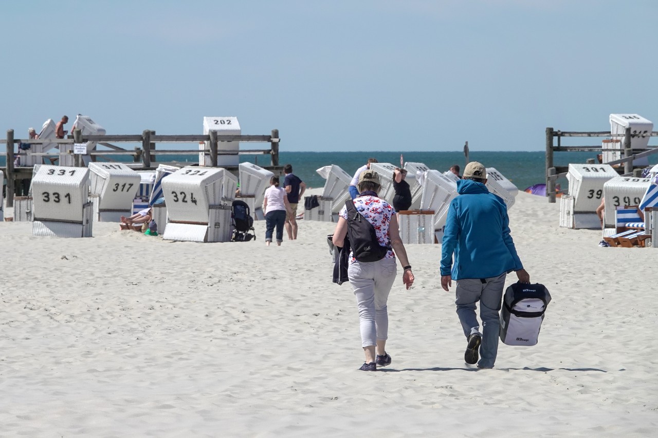 Inzwischen kommen wieder zahlreiche Urlauber nach Sankt Peter-Ording.