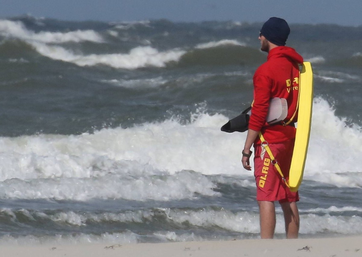 Schleswig-Holstein Rettungsschwimmer Nordsee Ostsee Badetote DLRG