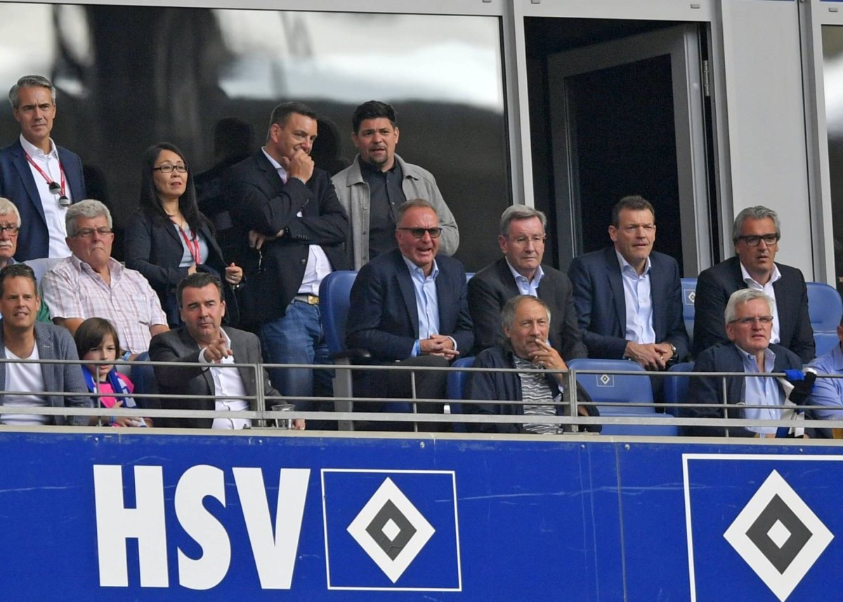 Tim Mälzer HSV Tribüne.jpg