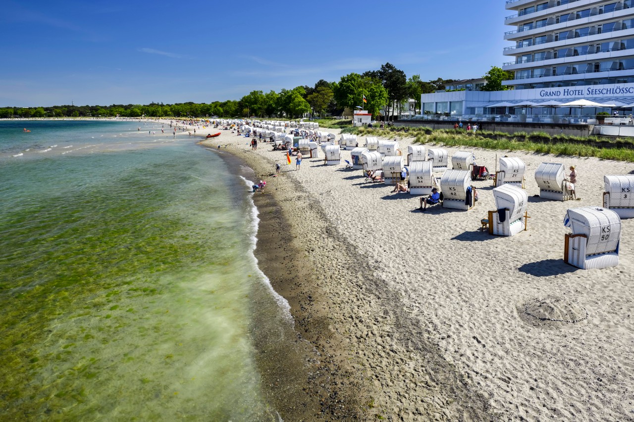 Urlauber, die zum Timmendorfer Strand wollen, sollten diese Verkehrsmeldung beachten.