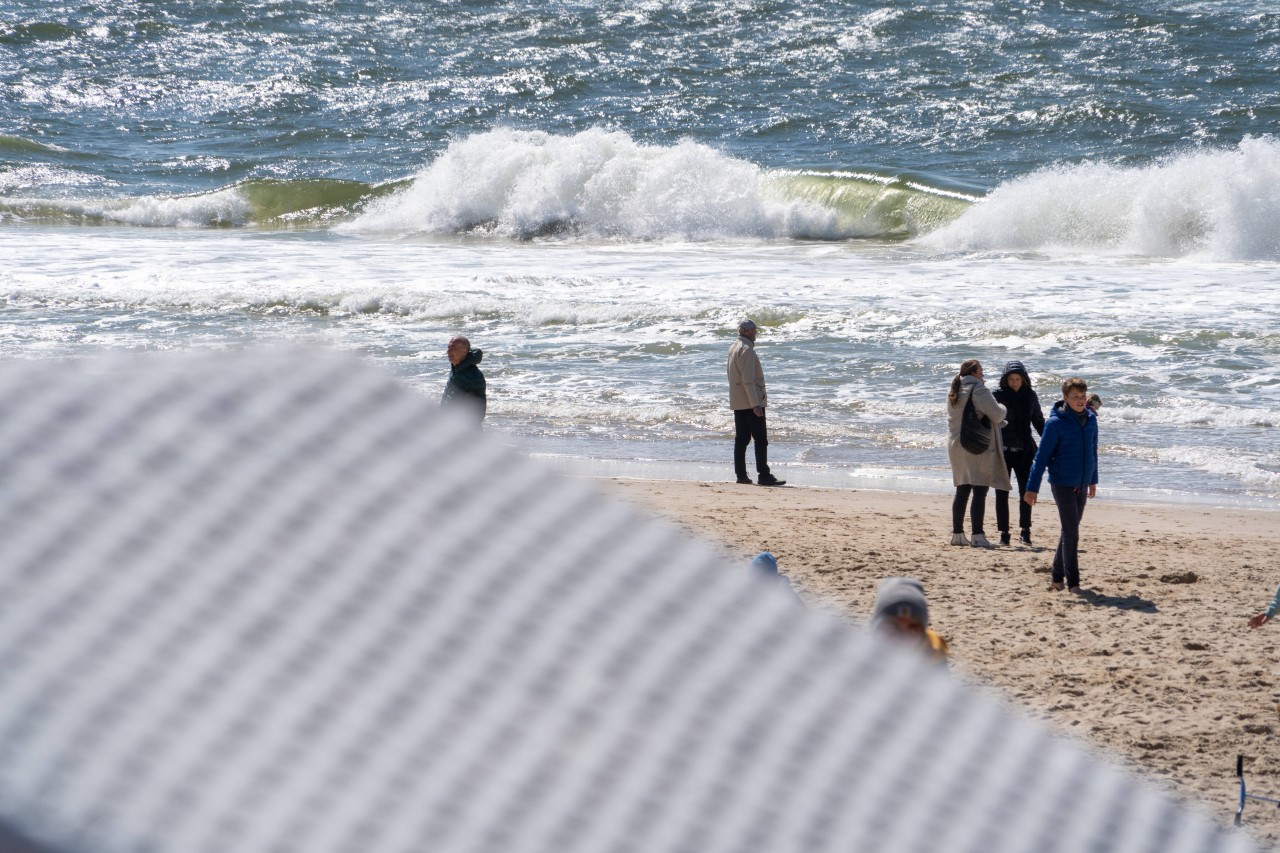 Menschen am Strand von Westerland auf Sylt