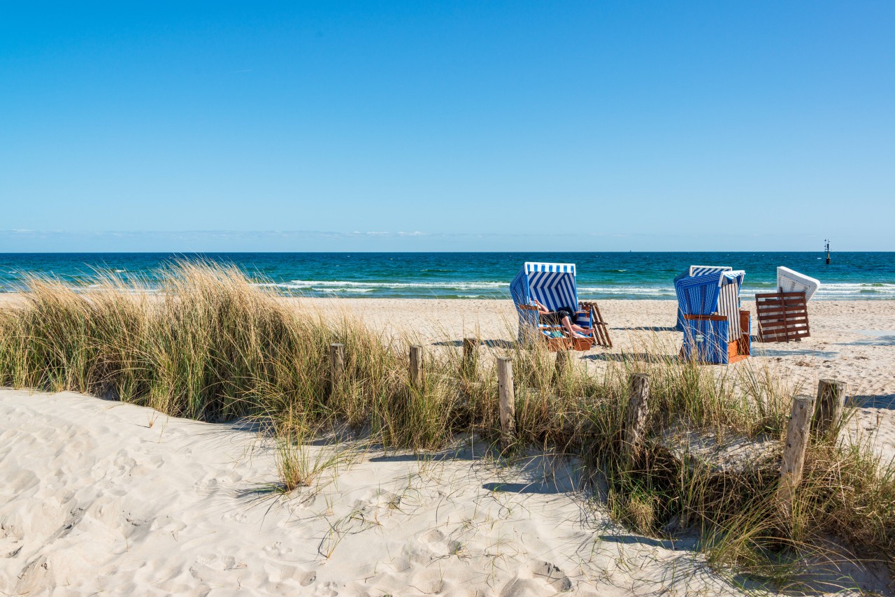 An der Ostsee können Besucher am Wochenende das schöne Wetter genießen. 